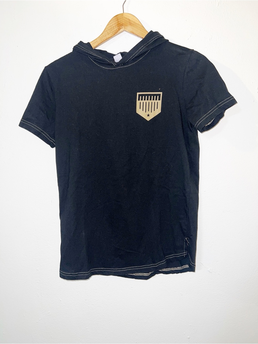 Plate Crate Men’s Black Short-Sleeve Hoodie Tee with Shield Graphic